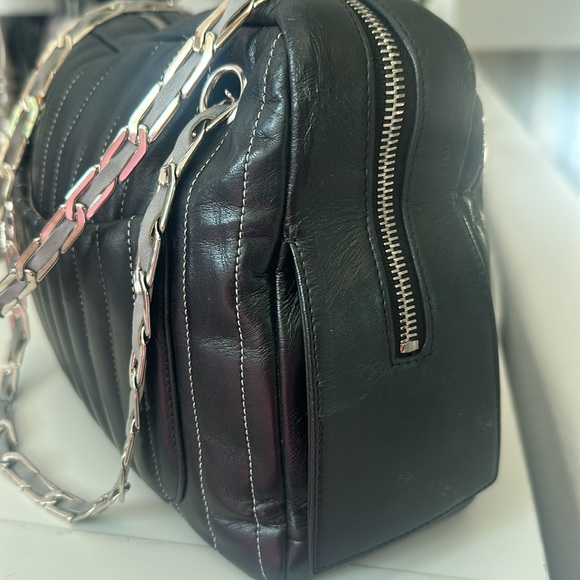 CHANEL Mademoiselle Ligne large black Calfskin camera bag 2006 or trade - Picture 4 of 17